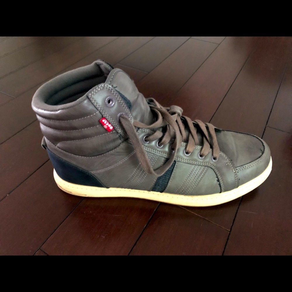Men’s Levi’s sneaker high tops. Size 12